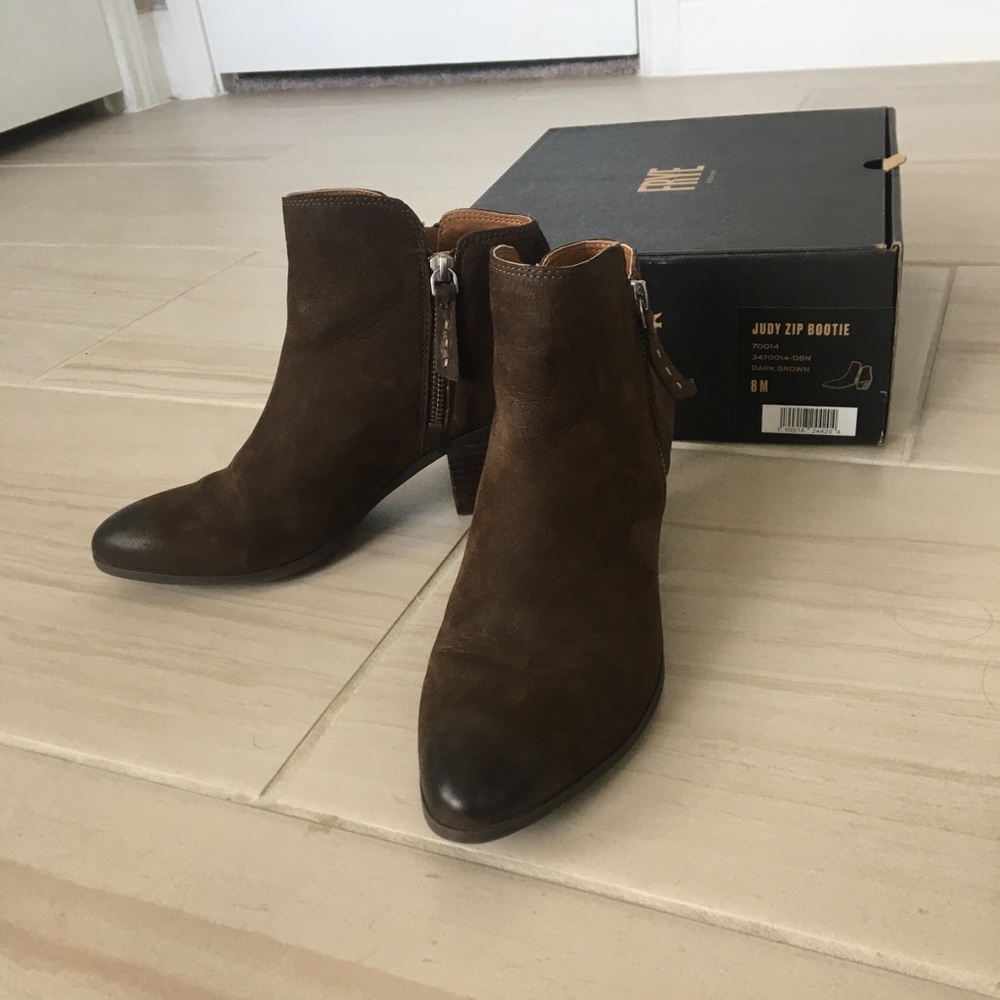 Frye Dark Brown Double ZIP Bootie 8 Judy (Judith)